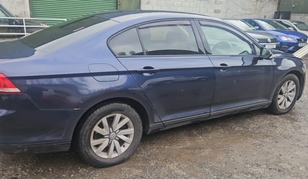 Vw Passat 2016 1.6 TDI 120HP Trendline - Image 2