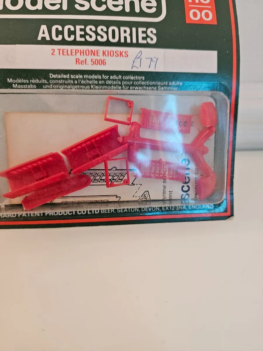 Hornby Model Scene Telephone Box - Image 2