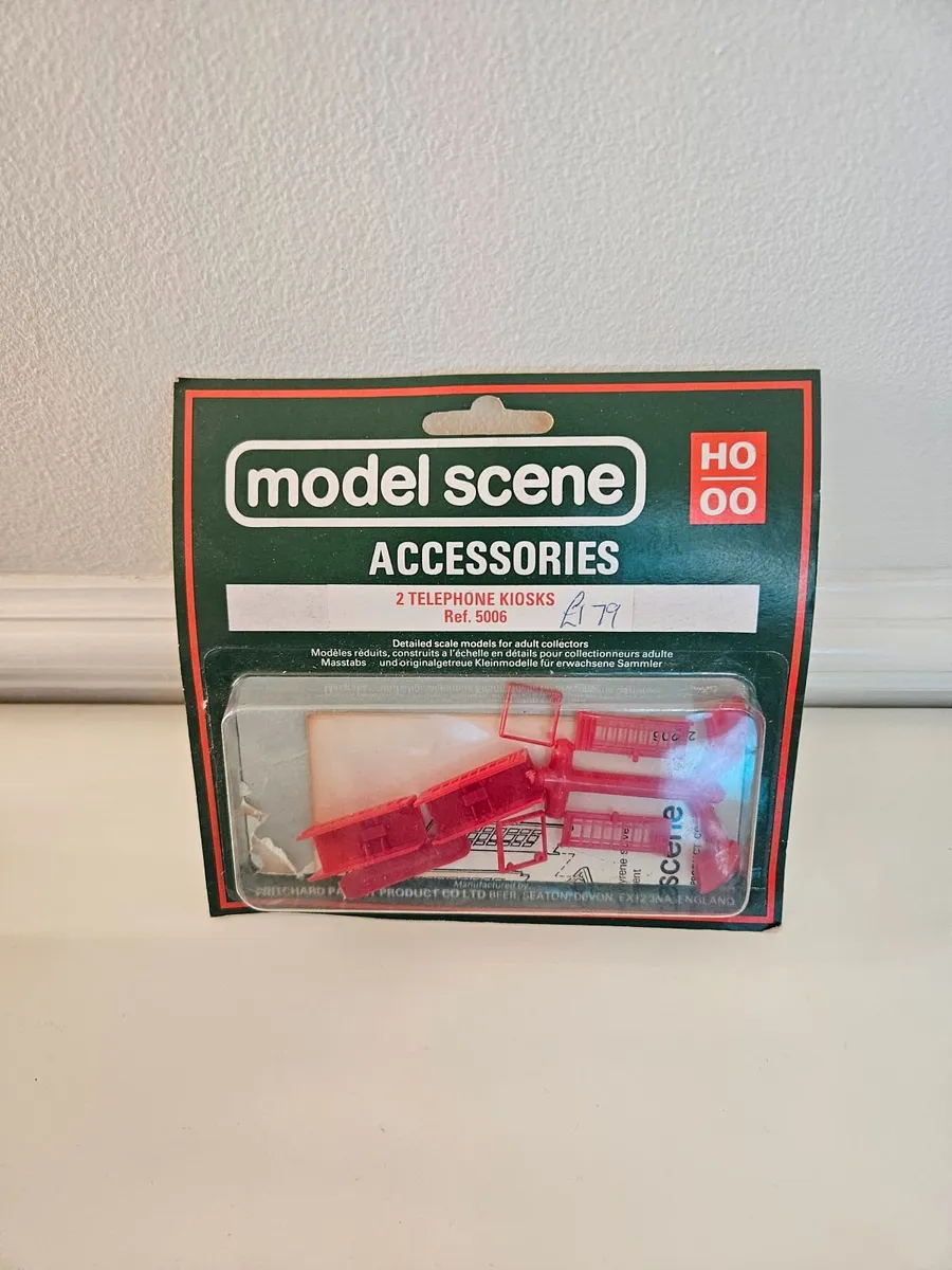 Hornby Model Scene Telephone Box - Image 1