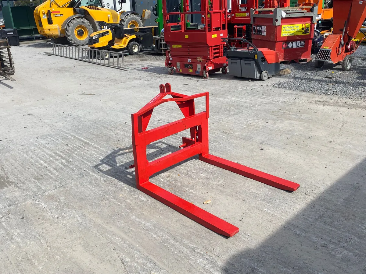 Pallet Forks – Tractor / Loader Attachment - Image 1
