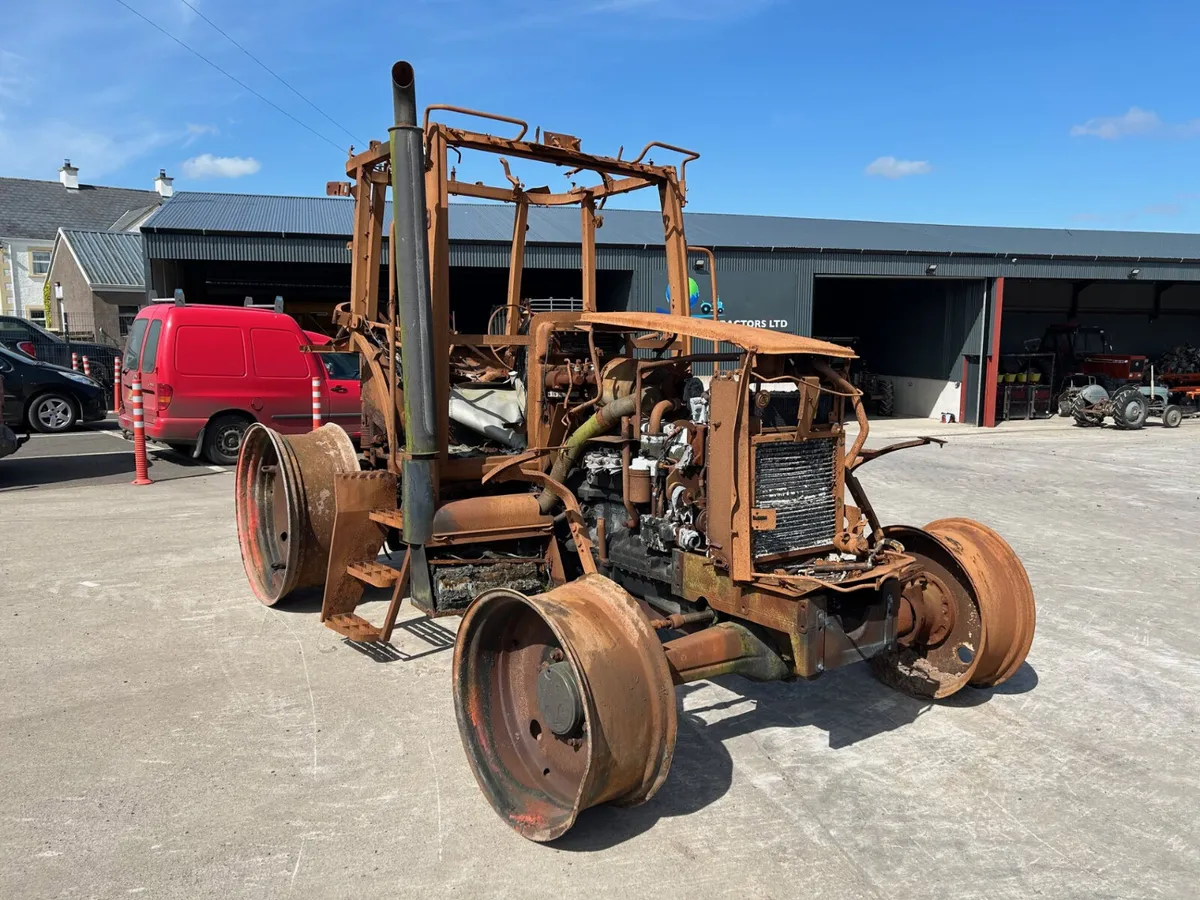 Claas 656 (fire damaged) - Image 2