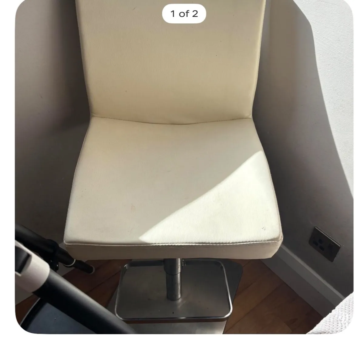 Bar chair/ makeup chair - Image 1