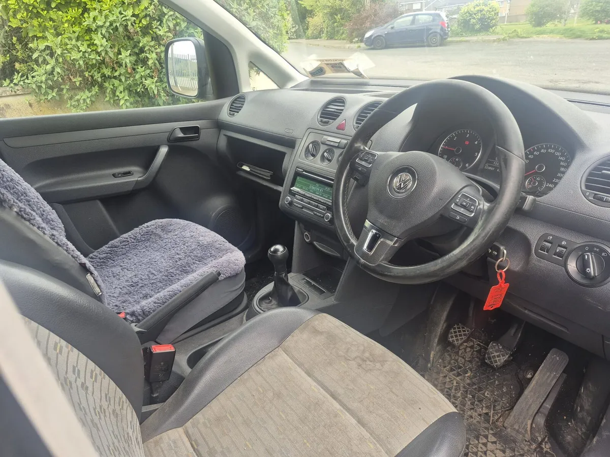 2011 volkswagen caddy Maxi - Image 4