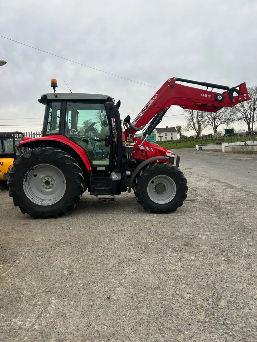 2016 Massey Ferguson 5712 c/w MF Loader - Image 4