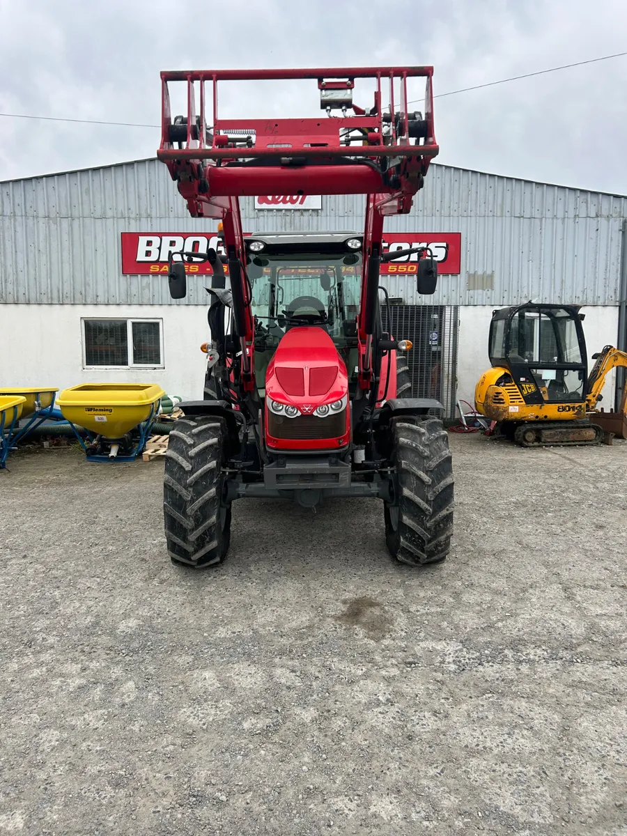 2016 Massey Ferguson 5712 c/w MF Loader - Image 2