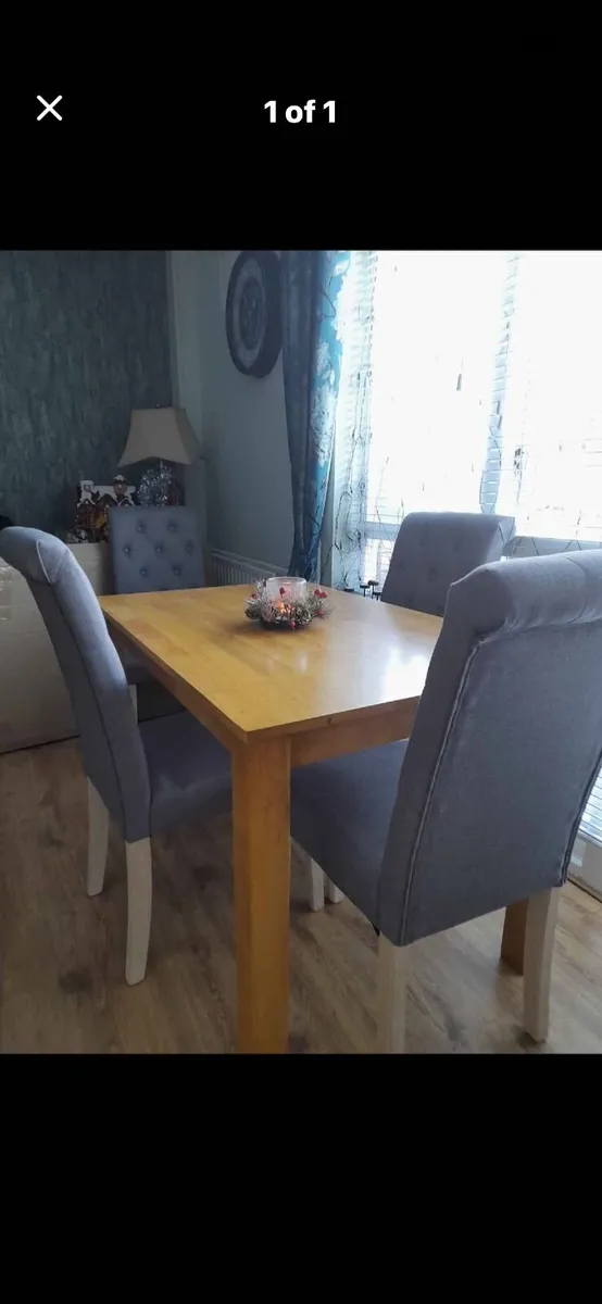 Table and chairs - Image 2