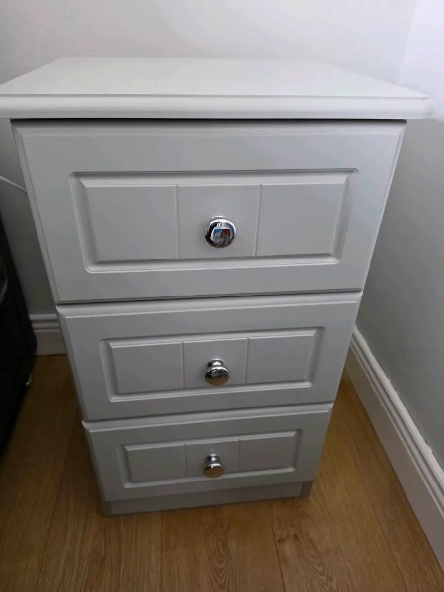 2 Bedside lockers - Image 2