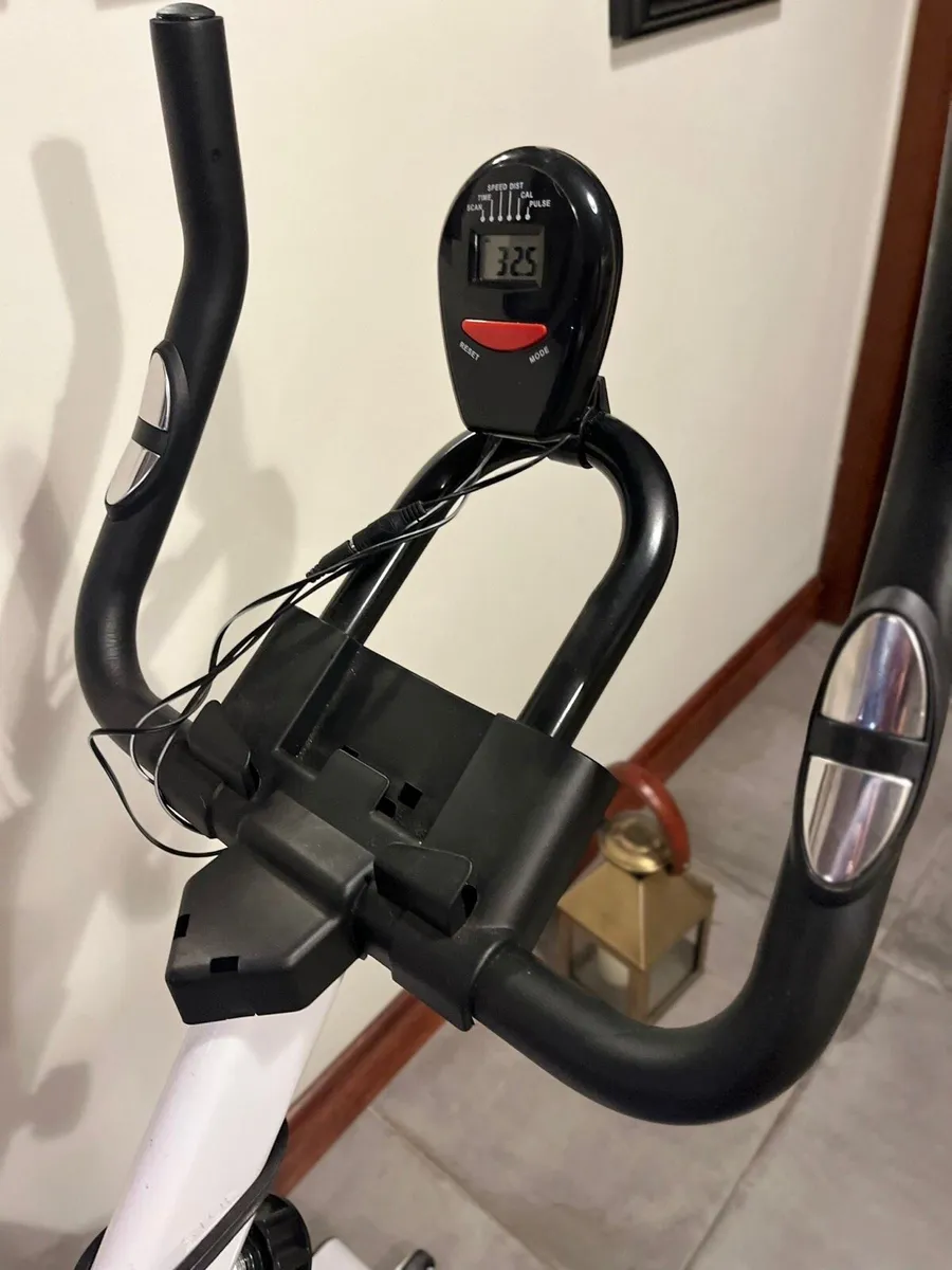 Exercise bike - Image 3