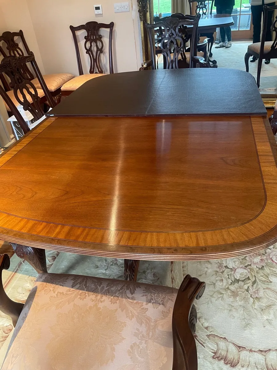 Large dining table - Image 4