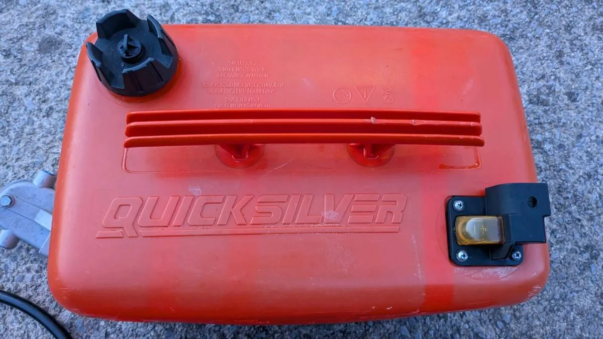 Two quicksilver 25l tanks (total 50l capacity) - Image 3
