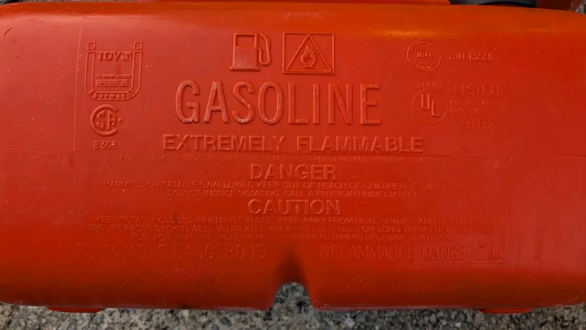 Two quicksilver 25l tanks (total 50l capacity) - Image 4