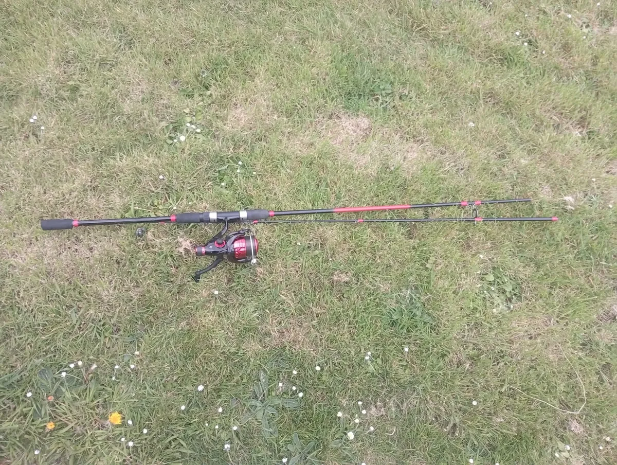 Fishing rod, reel, hooks ready to use - Image 2