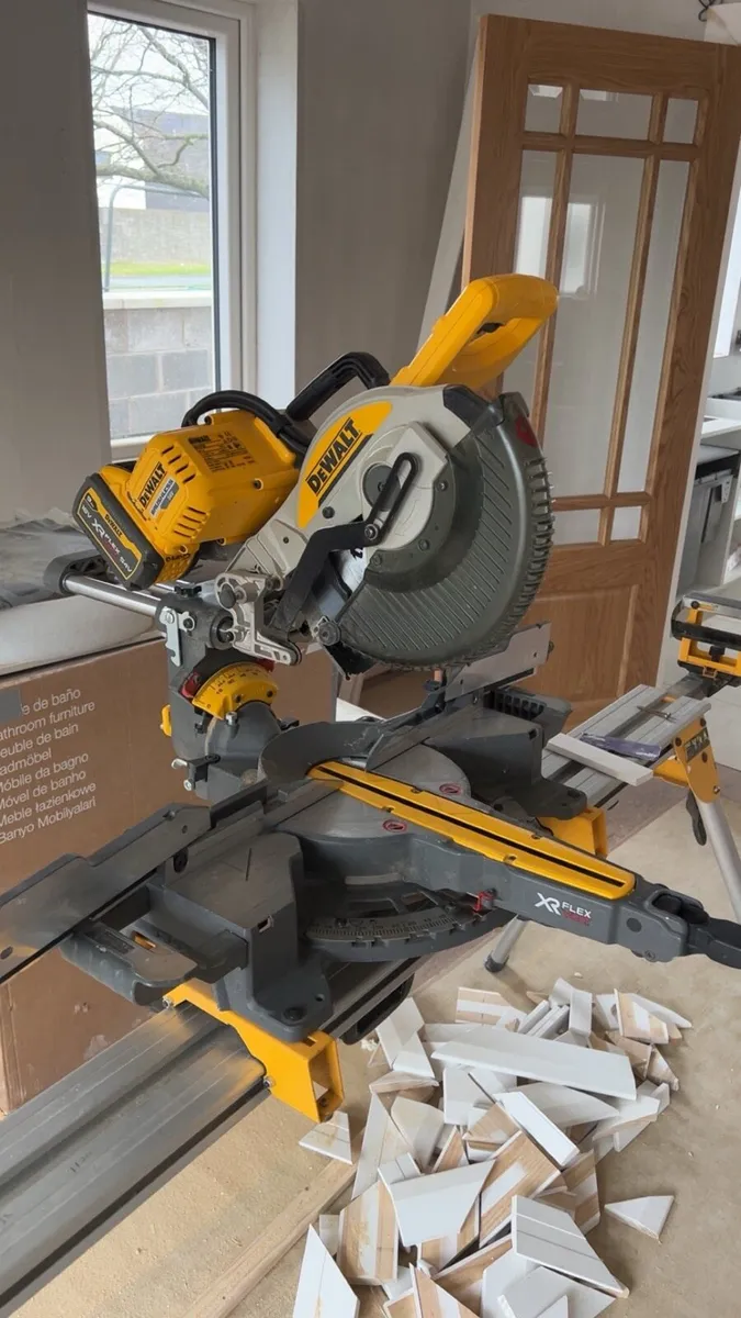 Dewalt mitre saw - Image 1