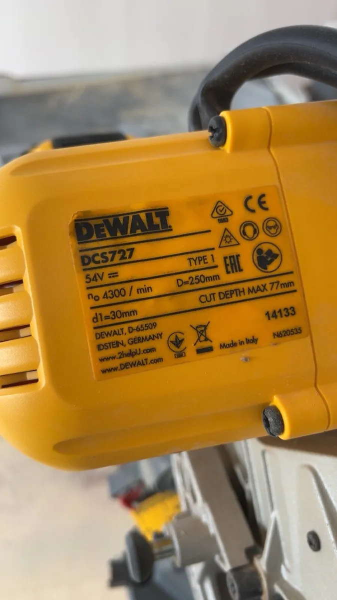 Dewalt mitre saw - Image 3