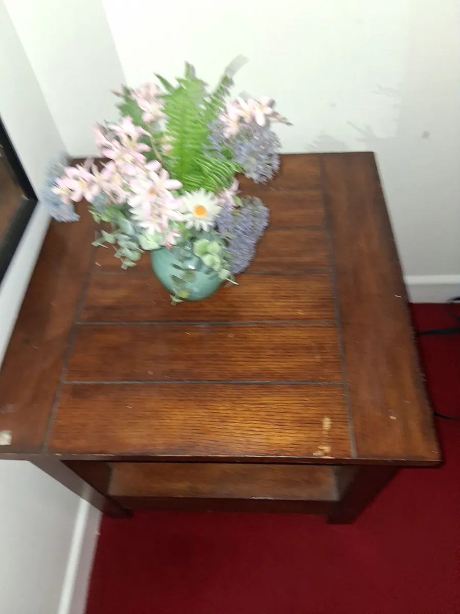 Chair and 2 hall tables - Image 1