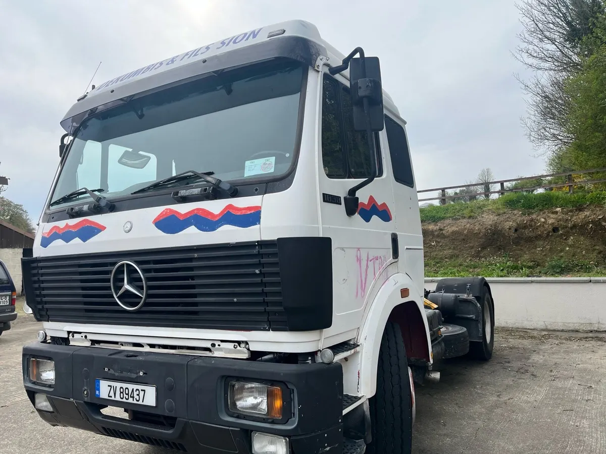 Mercedes tractor unit - Image 1