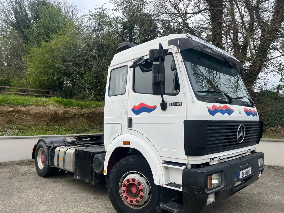 Mercedes tractor unit - Image 2