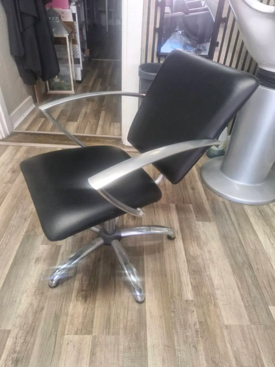 Hairsalon backwash - Image 4