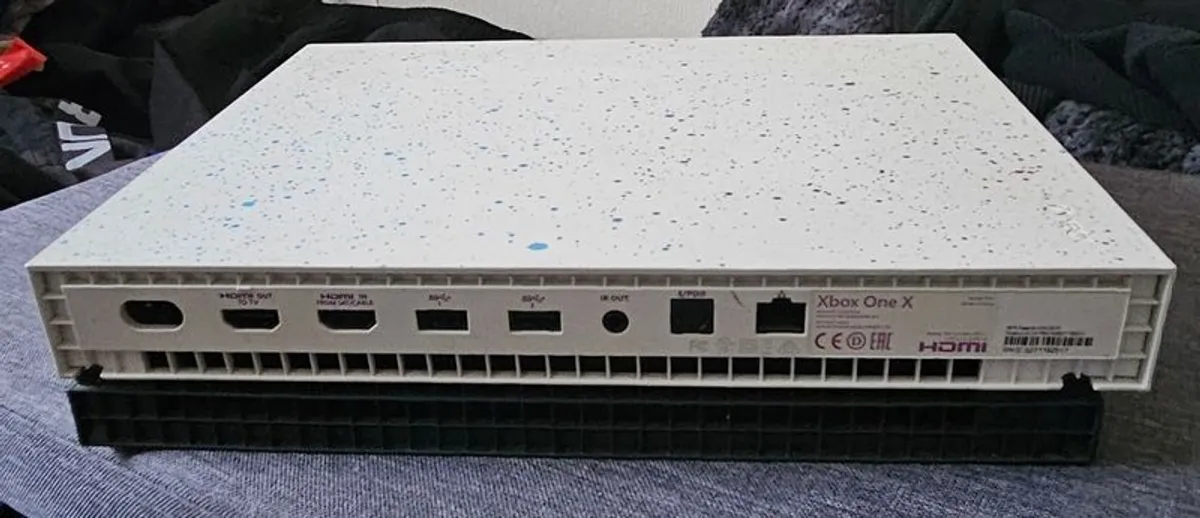 Xbox 360 full working order and cables ,selling due to an upgrade - Image 2