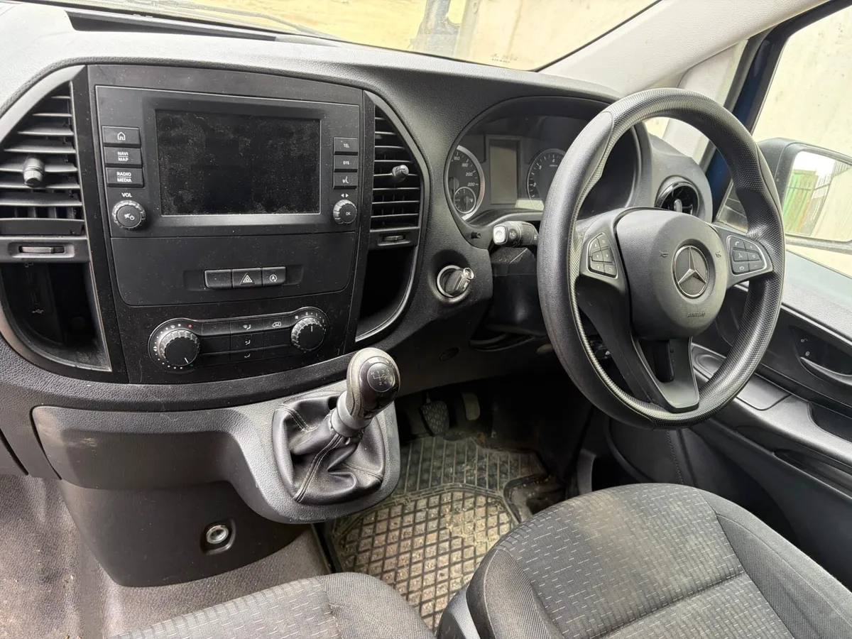 2021 Mercedes Vito parts - Image 4