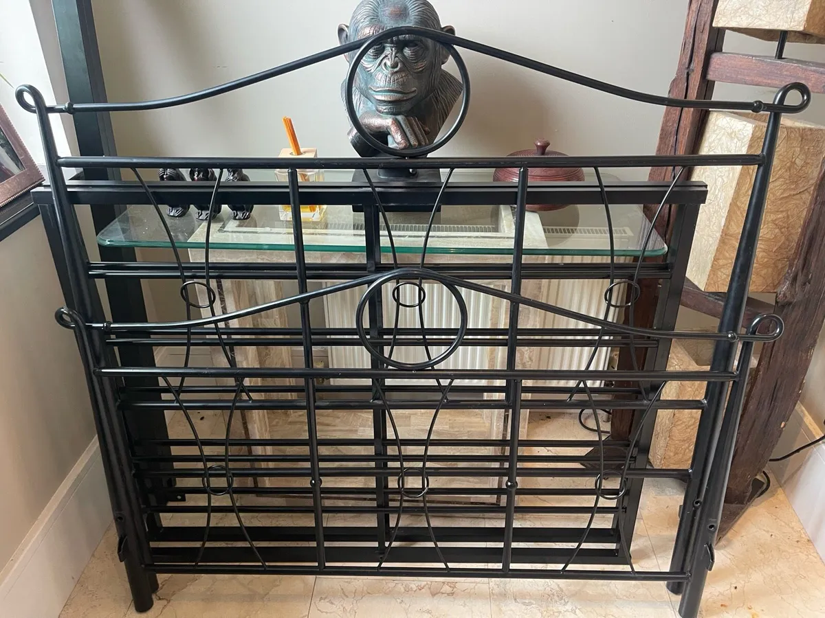 Beautiful Black Solid 4Ft Small Double Metal Bed - Image 2