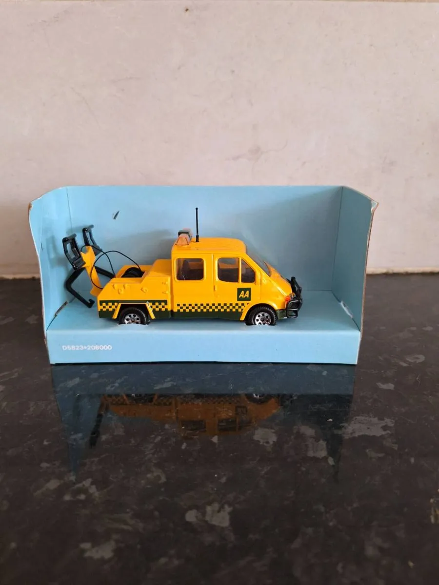 Corgi diecast AA Ford Transit - Image 2