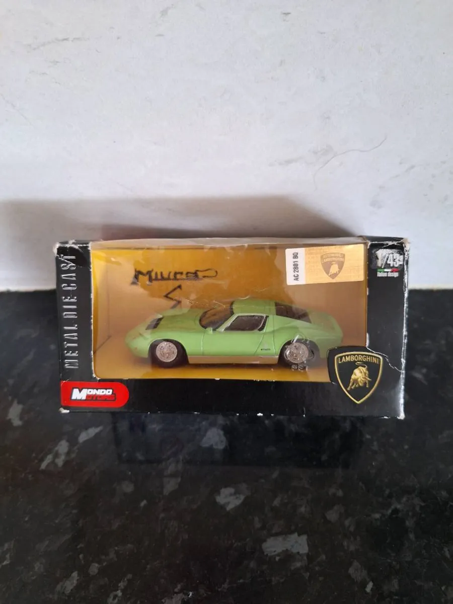 Mondo Motors diecast Lamborghini Miura - Image 2