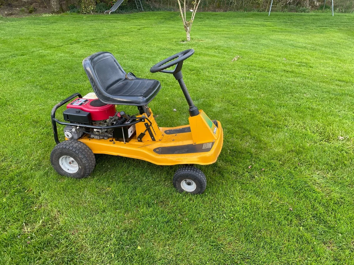 Ride on lawnmower - Image 1