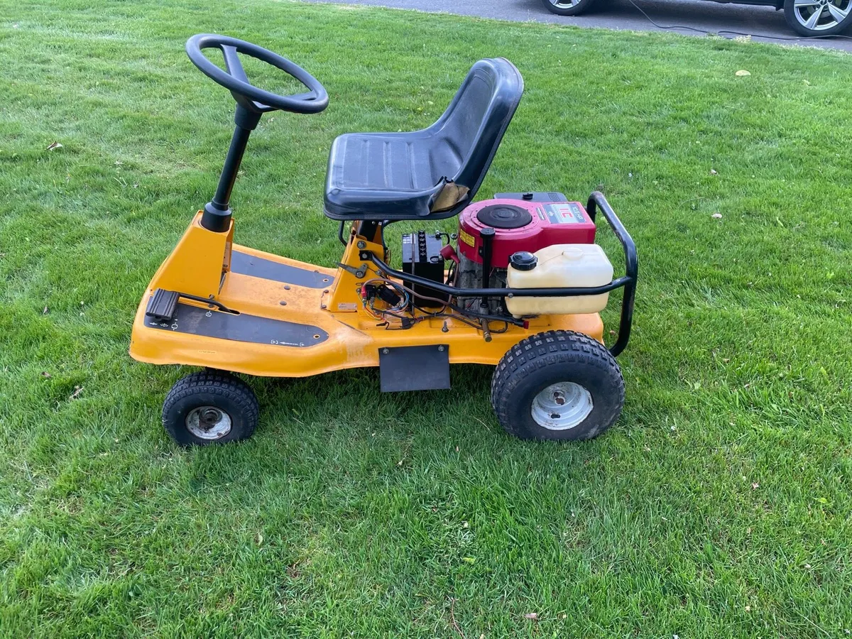 Ride on lawnmower - Image 3