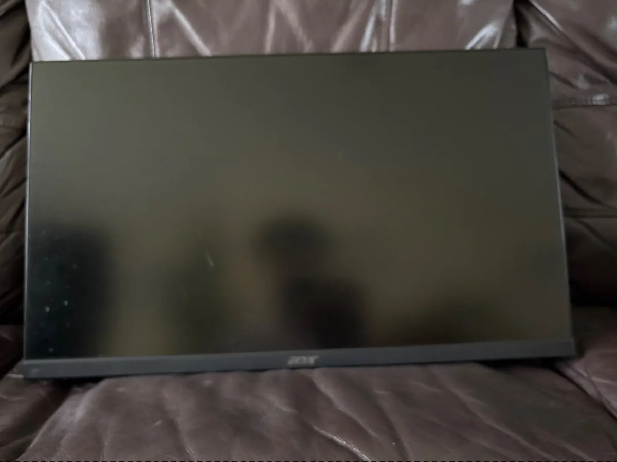 Gaming PC and Monitor - Image 2