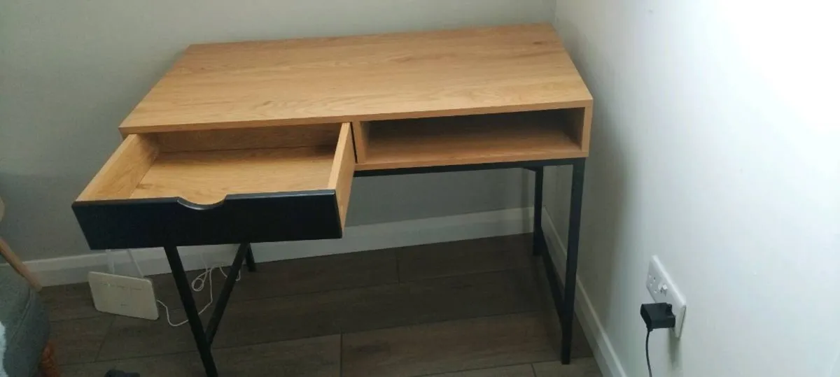 Study desk/office desk - Image 2