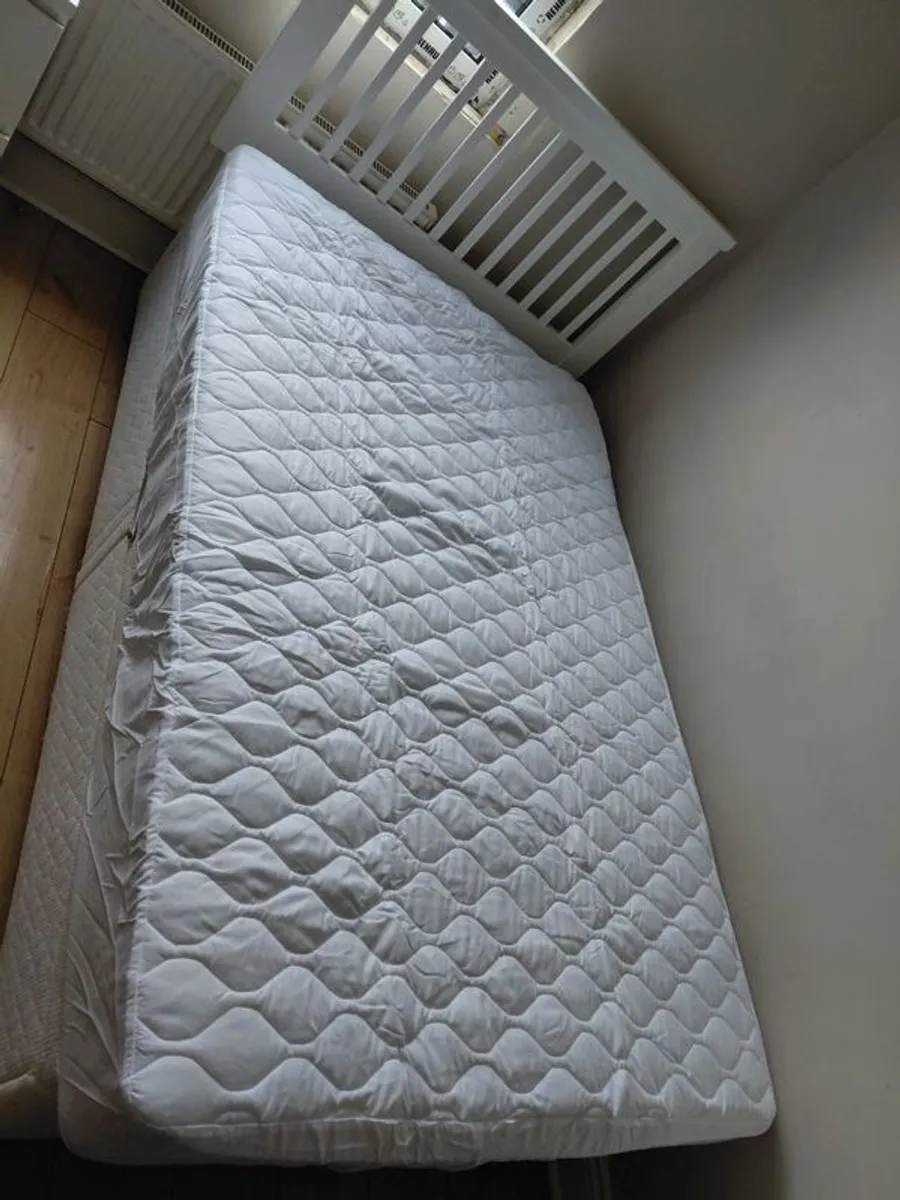 Small double bed - Image 1