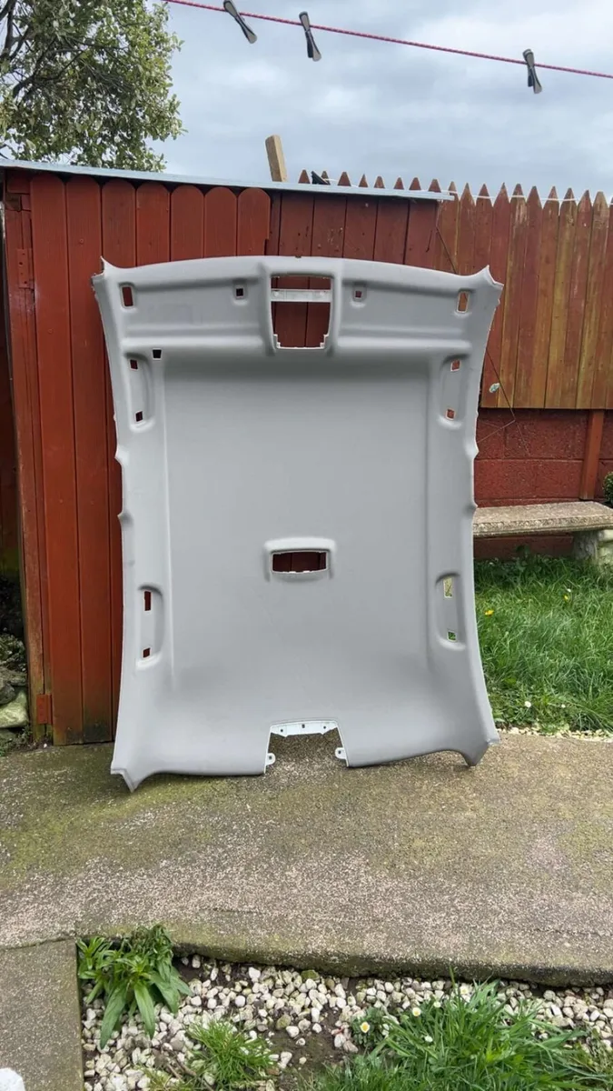 Bmw f30 car seats - Image 2