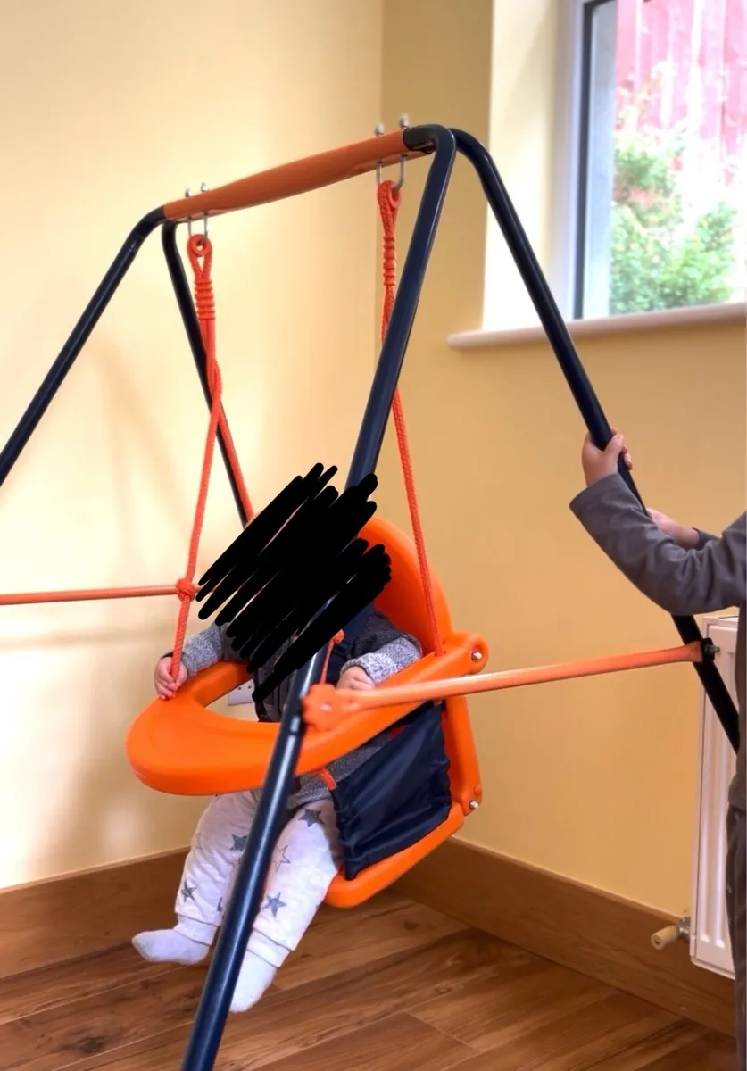 Toddler indoor swing with Bluetooth speaker - Image 3