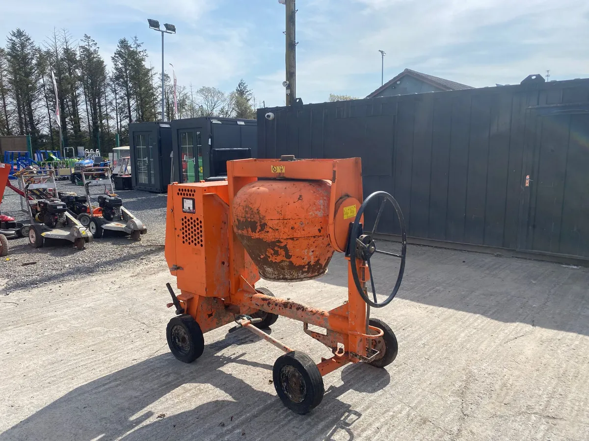 Belle 100XT Diesel Concrete Mixer - Image 1