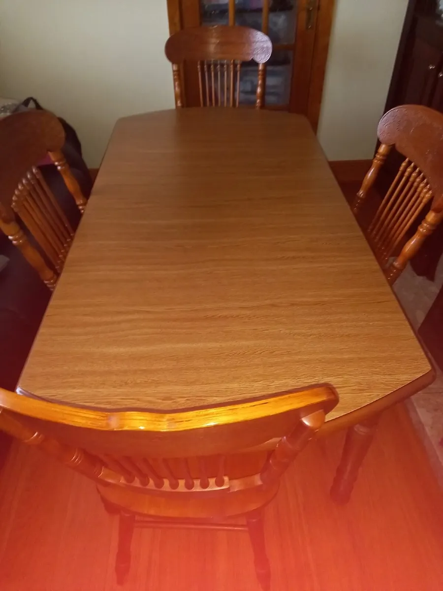 Dining Table with 4 chairs - Image 1