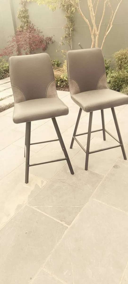 2 Island Chairs - Image 3