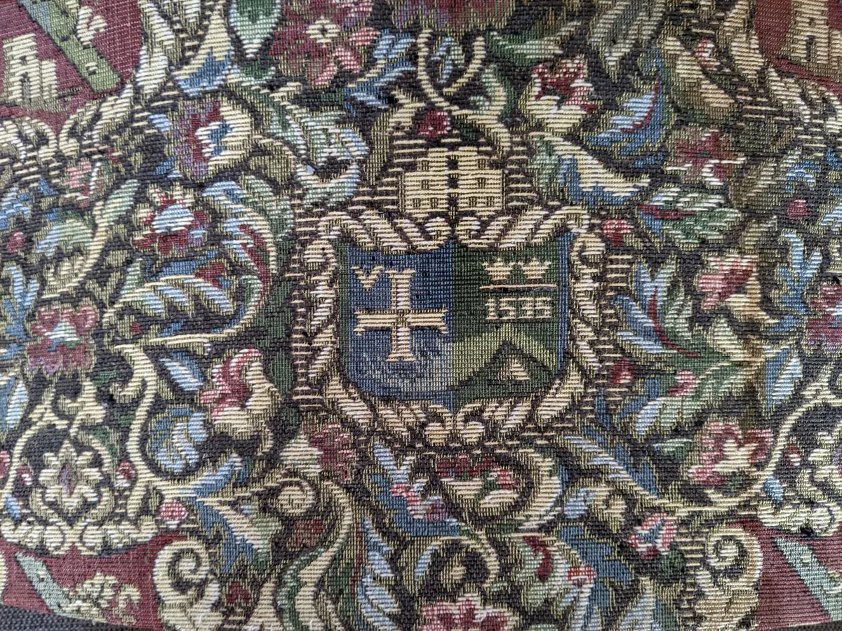 Vintage Sewing Box/Stool - Image 4