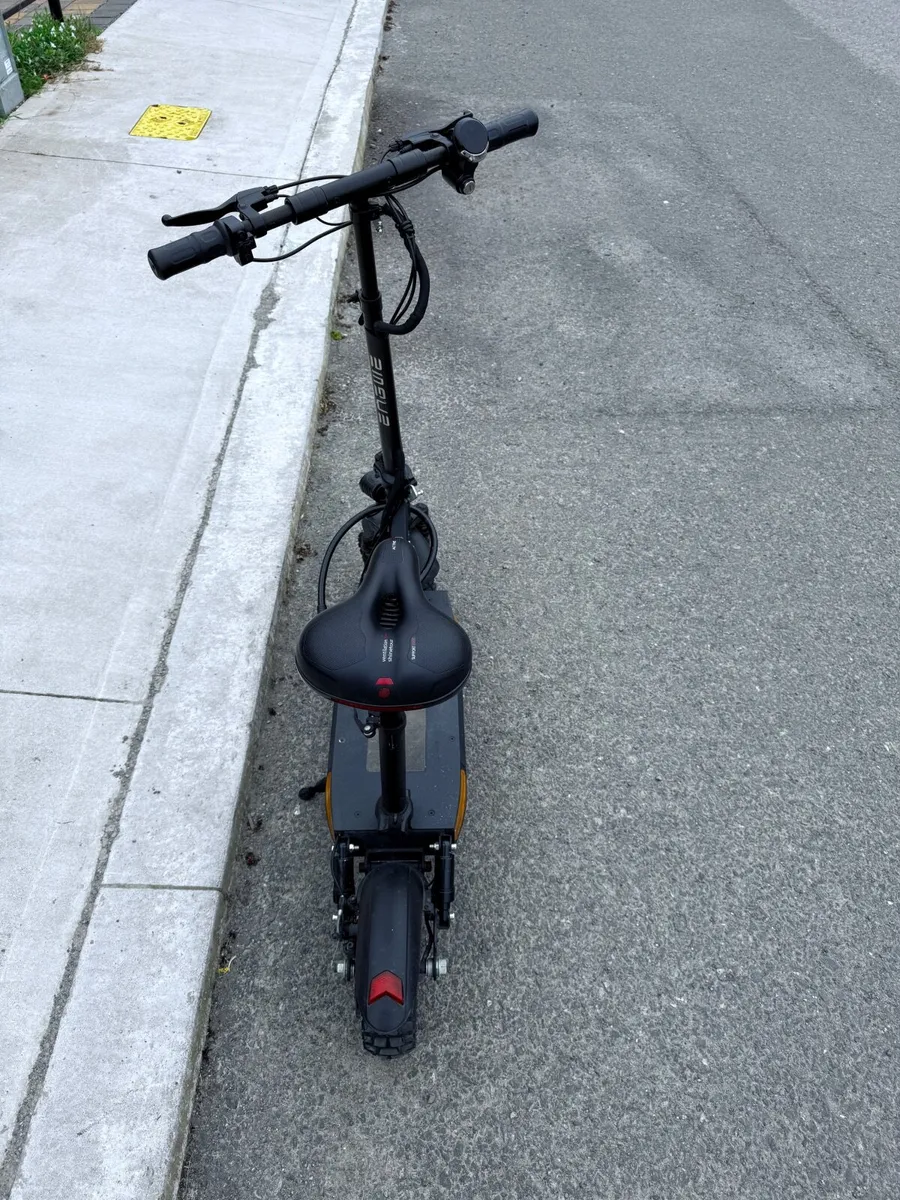 Electric scooter - Image 4
