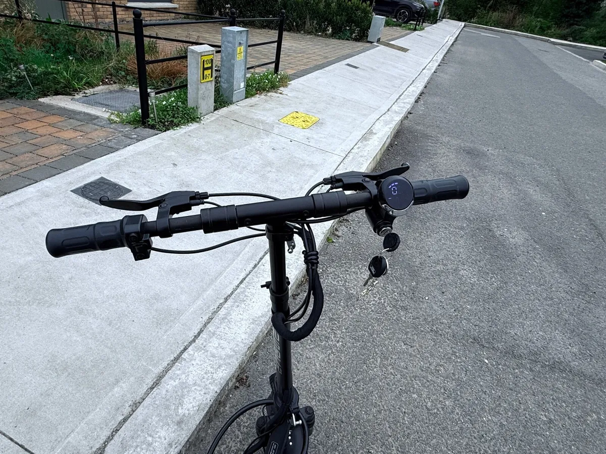 Electric scooter - Image 3