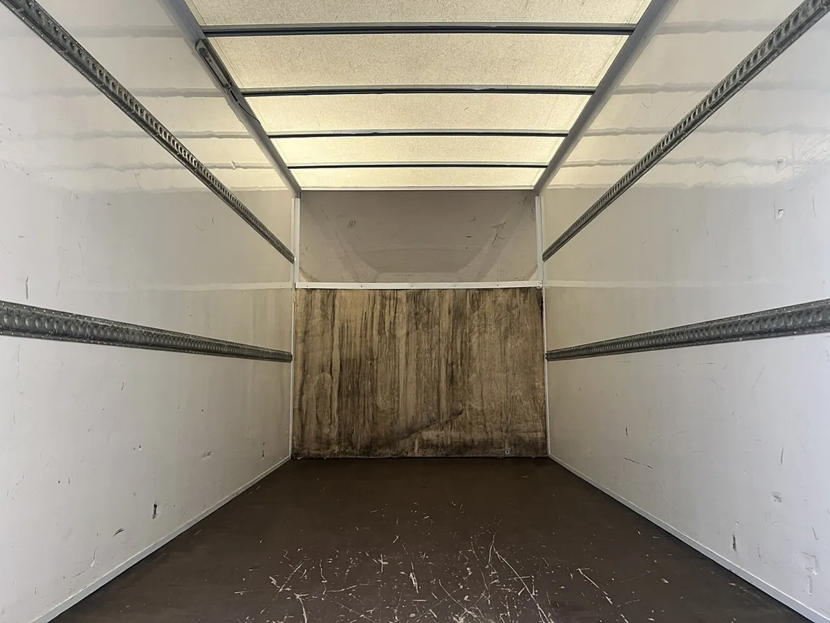 2023 Ford Transit Luton Box Van - Image 3