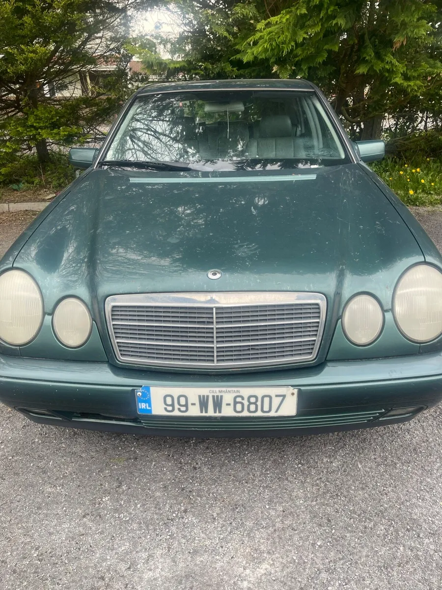 Mercedes E300 Turbodiesel - Image 2