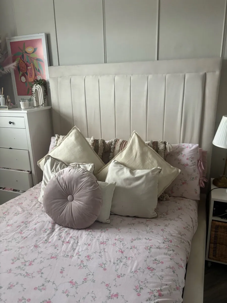 Velvet bed - Image 3