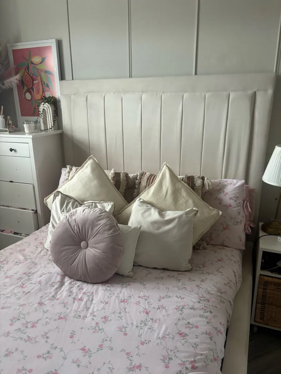 Velvet bed - Image 4