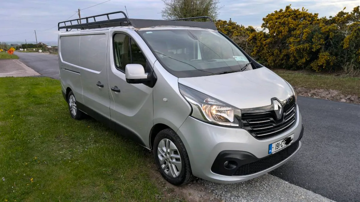 Renault Traffic Pro van - Image 1