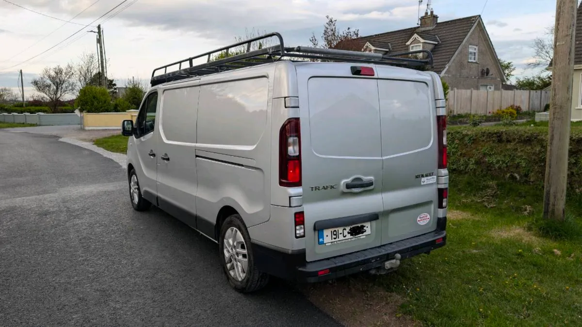 Renault Traffic Pro van - Image 4