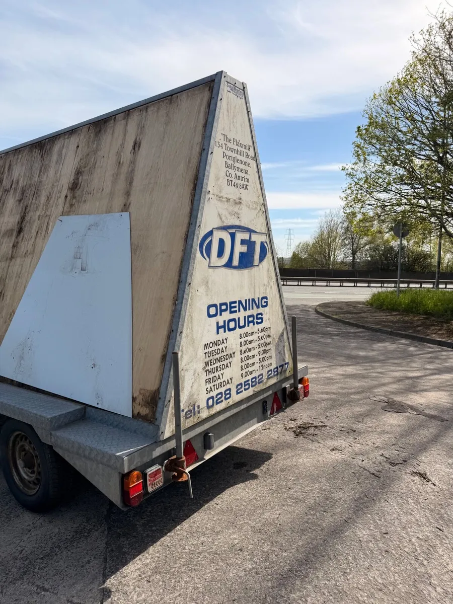 Advertising trailer - Image 3