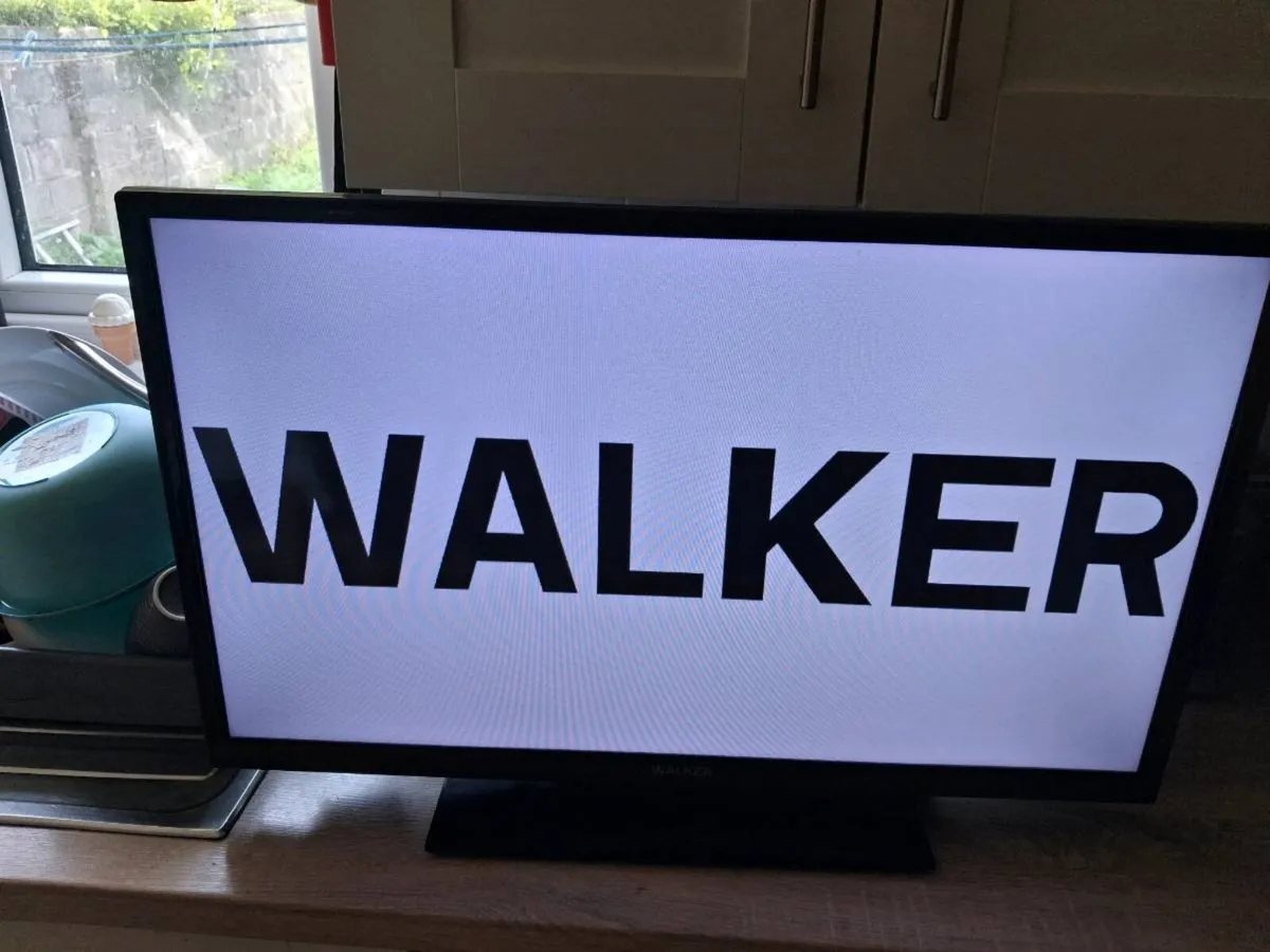 46 inch Smart Tv - Image 1