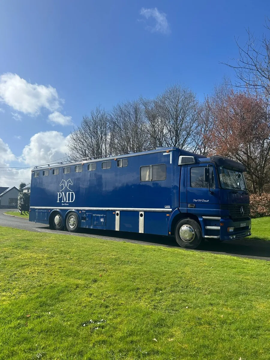 Mercedes horse truck - Image 1