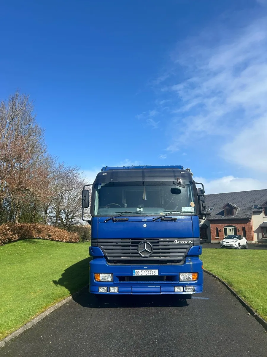 Mercedes horse truck - Image 4